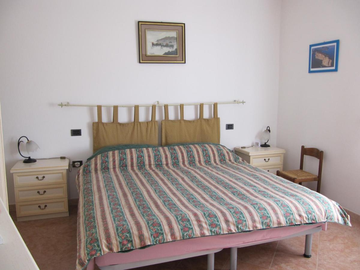 Uras Il Portico Bed & Breakfast エクステリア 写真