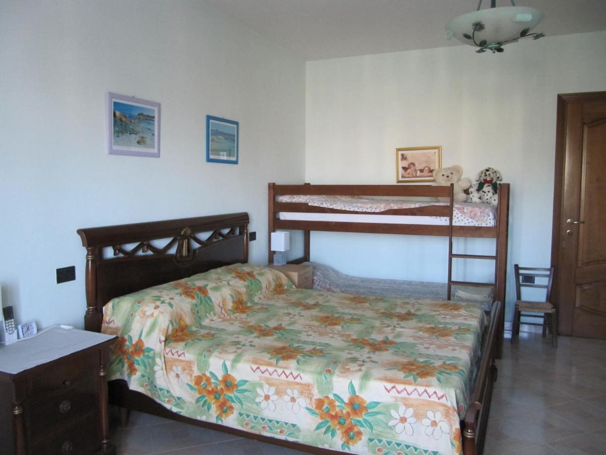 Uras Il Portico Bed & Breakfast エクステリア 写真