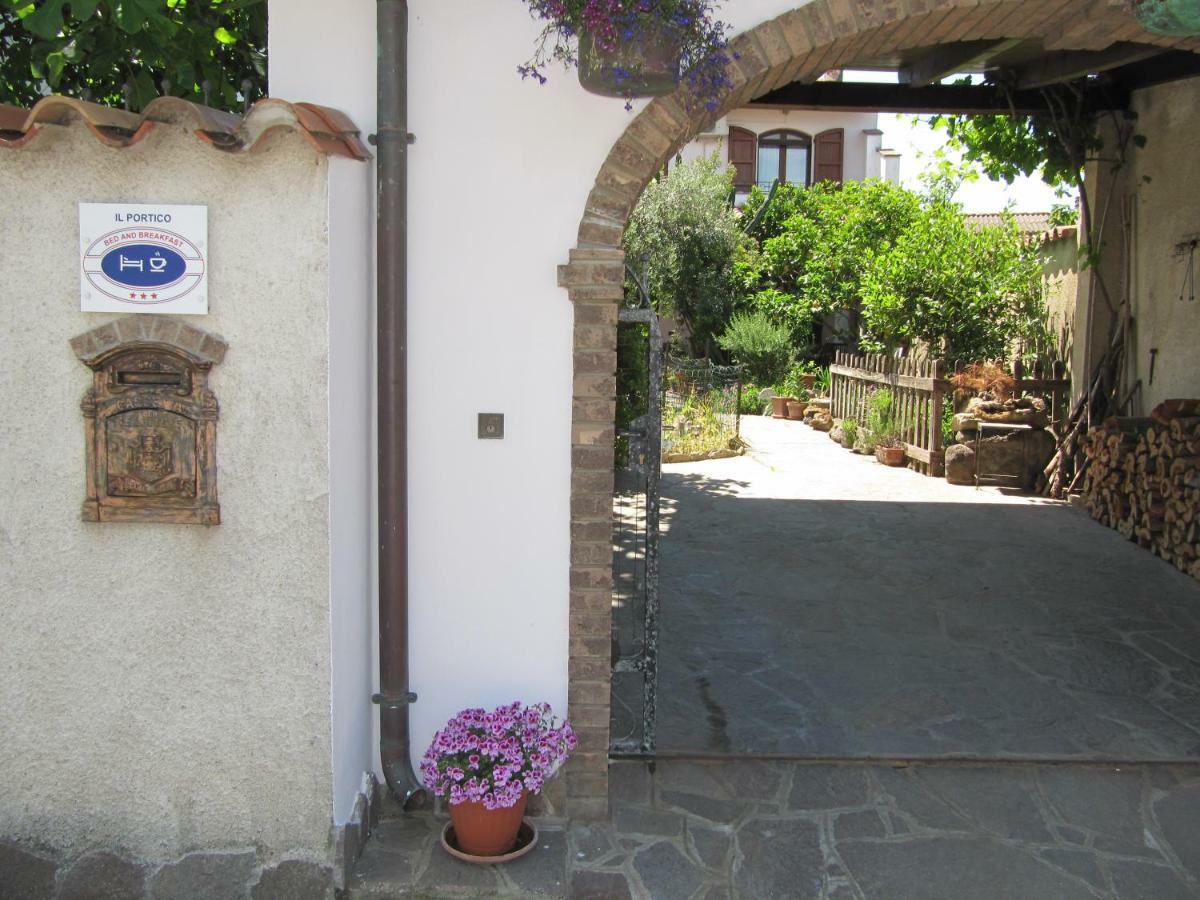 Uras Il Portico Bed & Breakfast エクステリア 写真